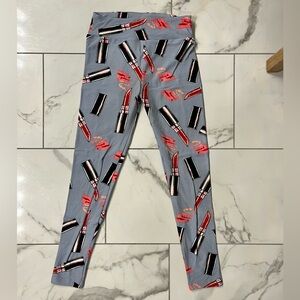LuLaRoe Gray Leggings with Red Lipstick & Kiss Print